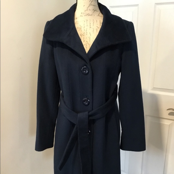 Ellen Tracy Jackets & Blazers - HOST PICK 💕💕 Ellen Tracy navy Coat